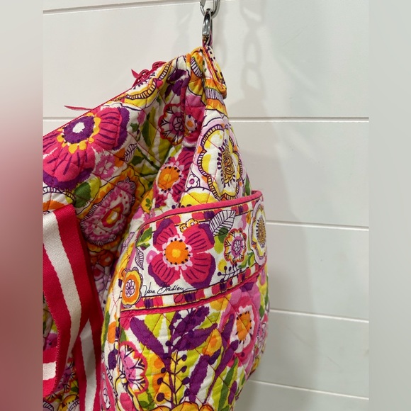 Vera Bradley Round Tote duffle large - Picture 9 of 9